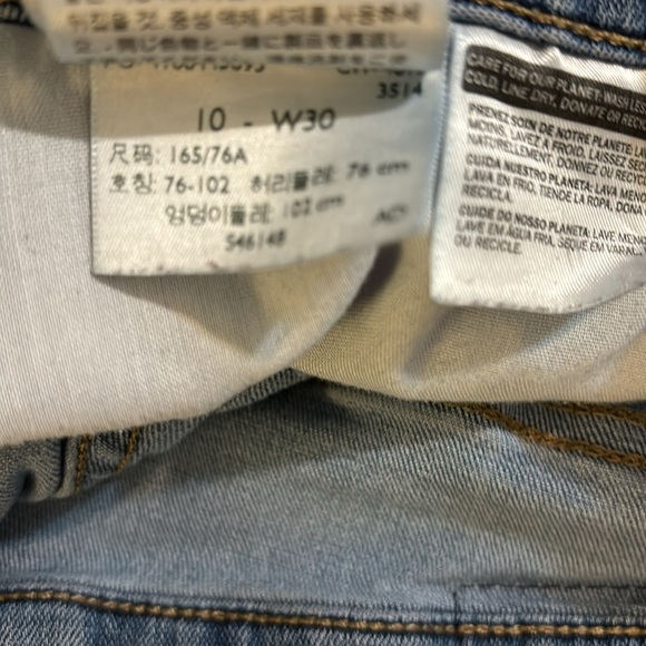 Levi’s - Picture 8 of 8